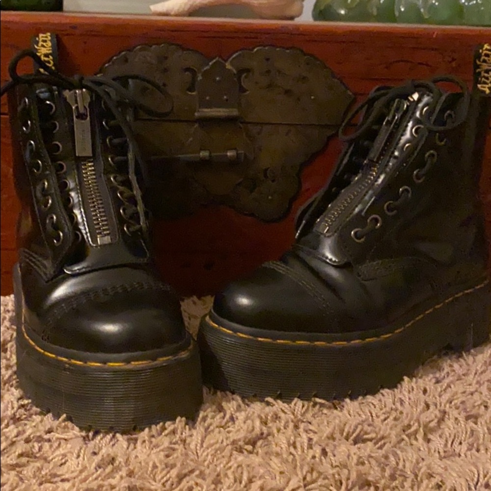 Dr Marten Black Sinclair Aunt Sally Smooth